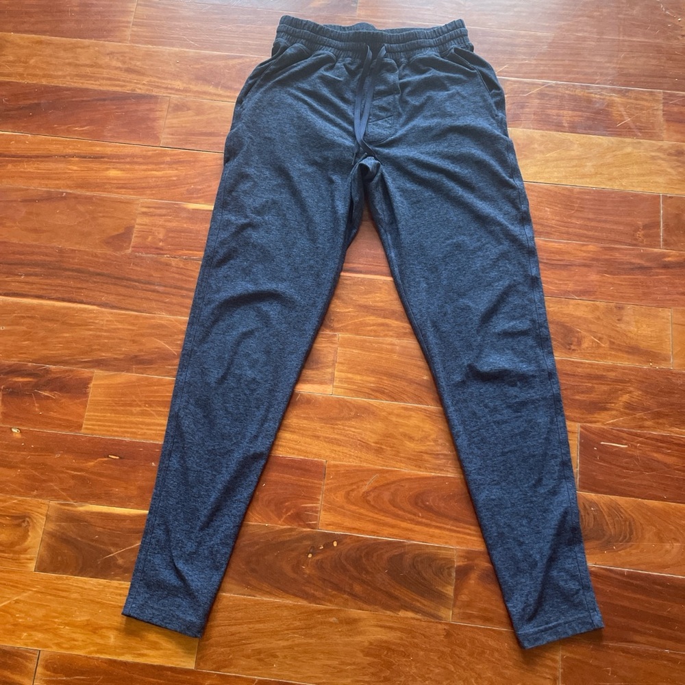 Men's Outdoor Voices cloud knit size small